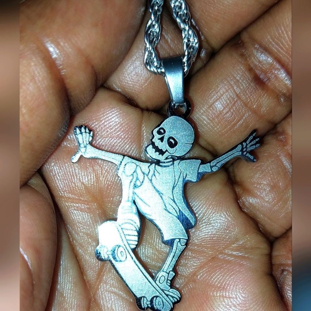 Retro unisex stainless steel skull skateboard Necklace